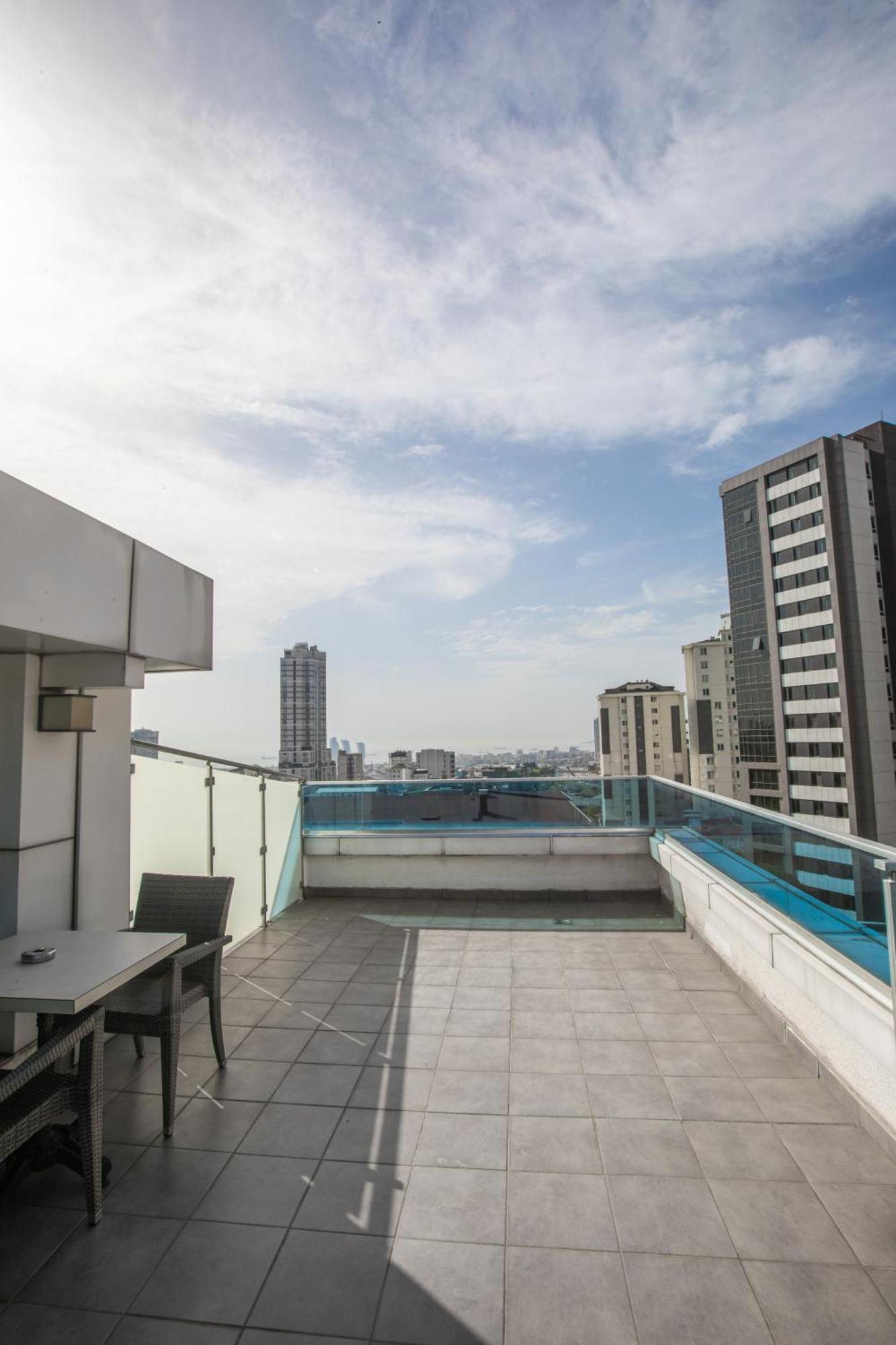 Ramada Encore Istanbul Kartal Εξωτερικό φωτογραφία